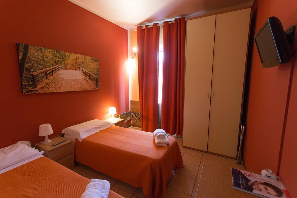 Hotel Pontenuovo ميروني الغرفة الصورة